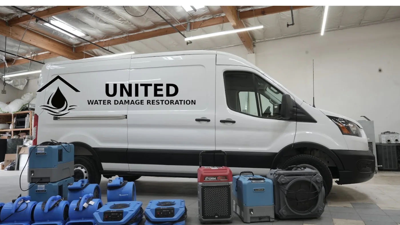 UNITED service vehicle with professional drying equipment